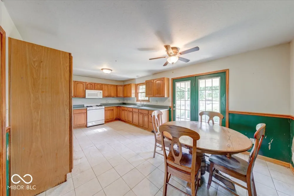813 S 400 W Bargersville, IN 46106