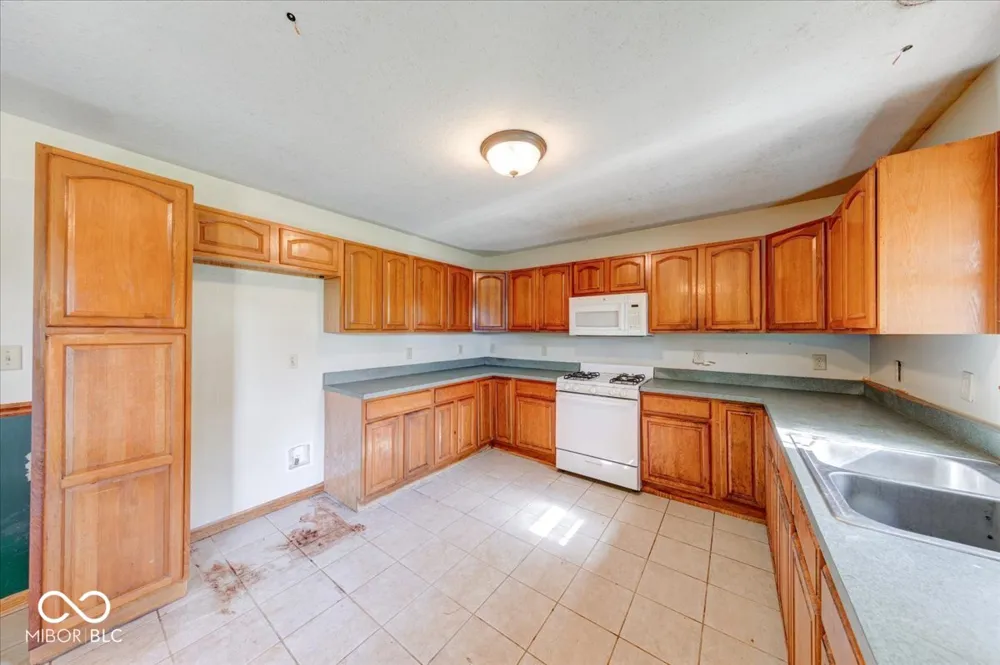 813 S 400 W Bargersville, IN 46106