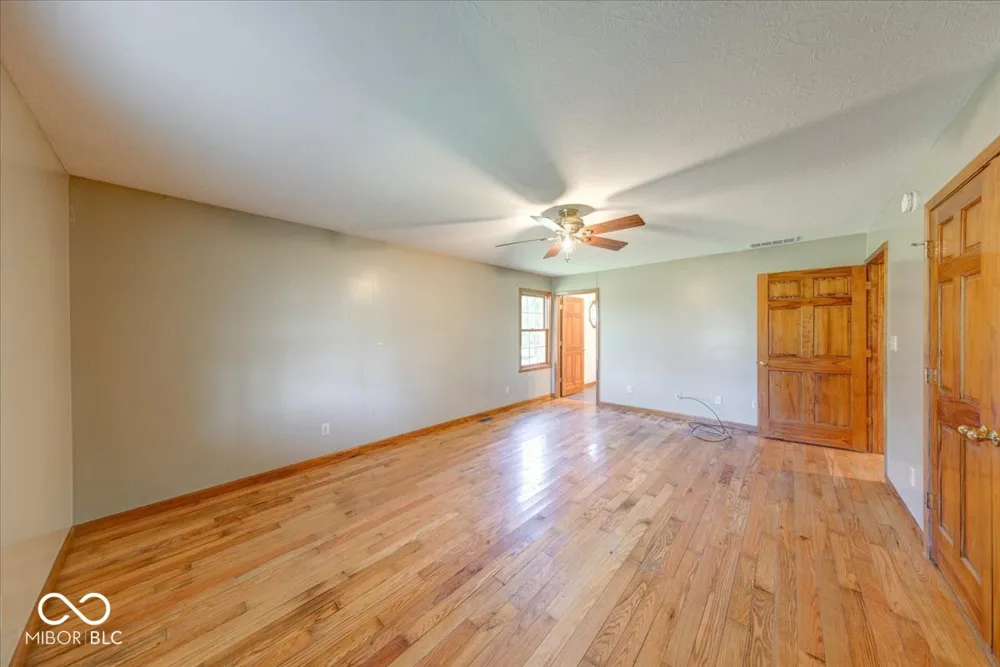 813 S 400 W Bargersville, IN 46106