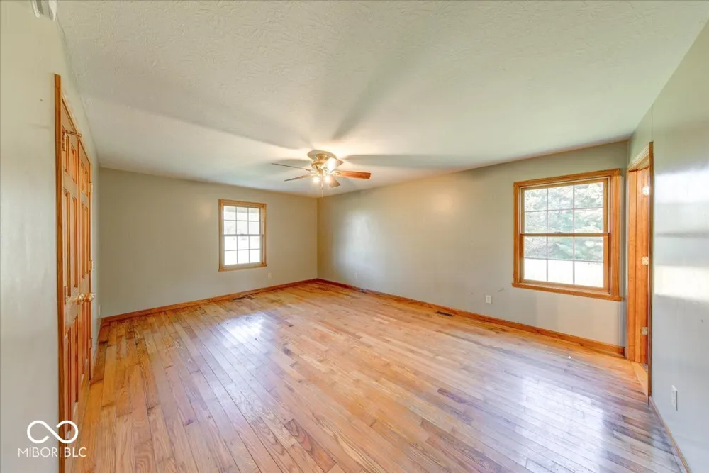 813 S 400 W Bargersville, IN 46106