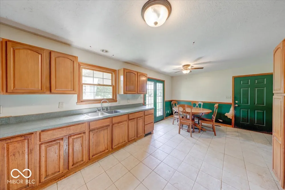 813 S 400 W Bargersville, IN 46106
