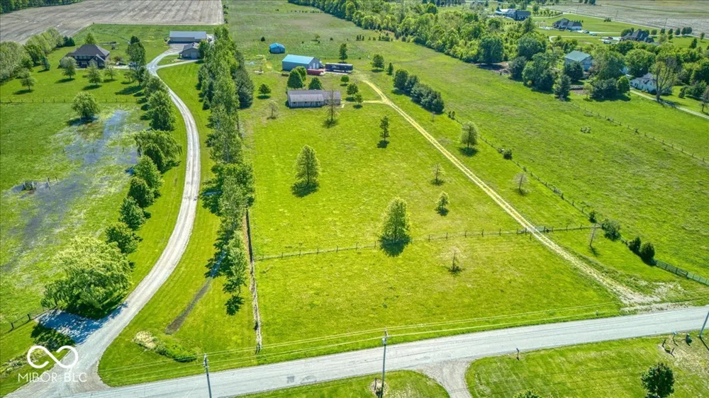 813 S 400 W Bargersville, IN 46106
