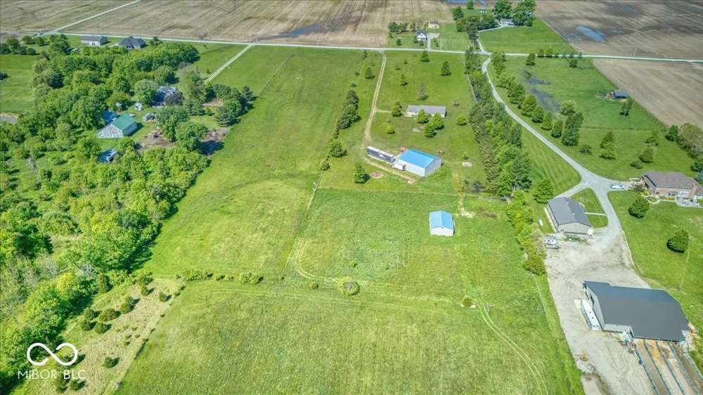 813 S 400 W Bargersville, IN 46106