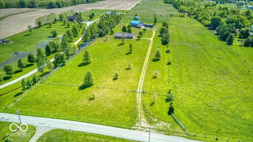 813 S 400 W Bargersville, IN 46106
