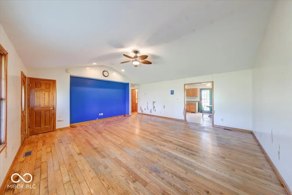 813 S 400 W Bargersville, IN 46106