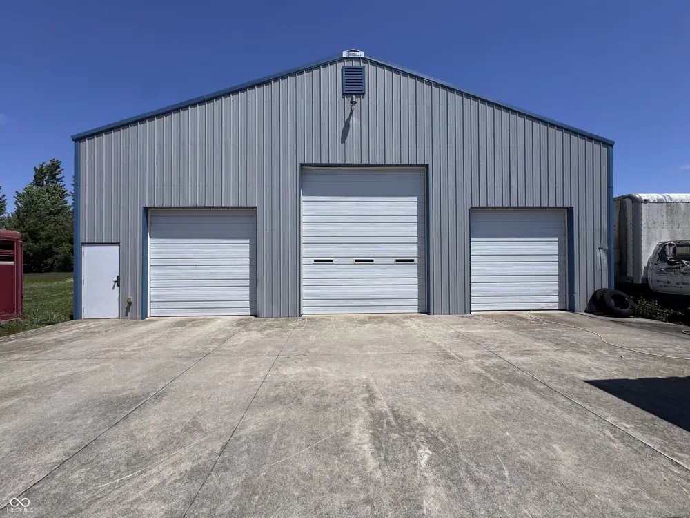 813 S 400 W Bargersville, IN 46106