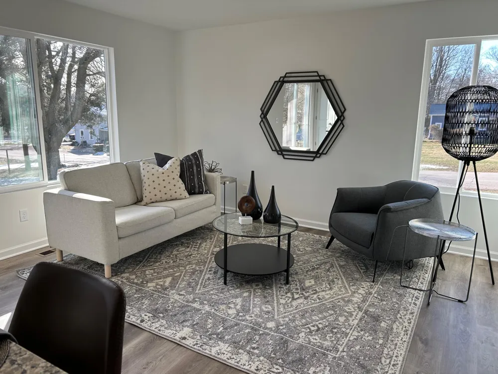 709 Lansing Avenue Jackson City, MI 49202