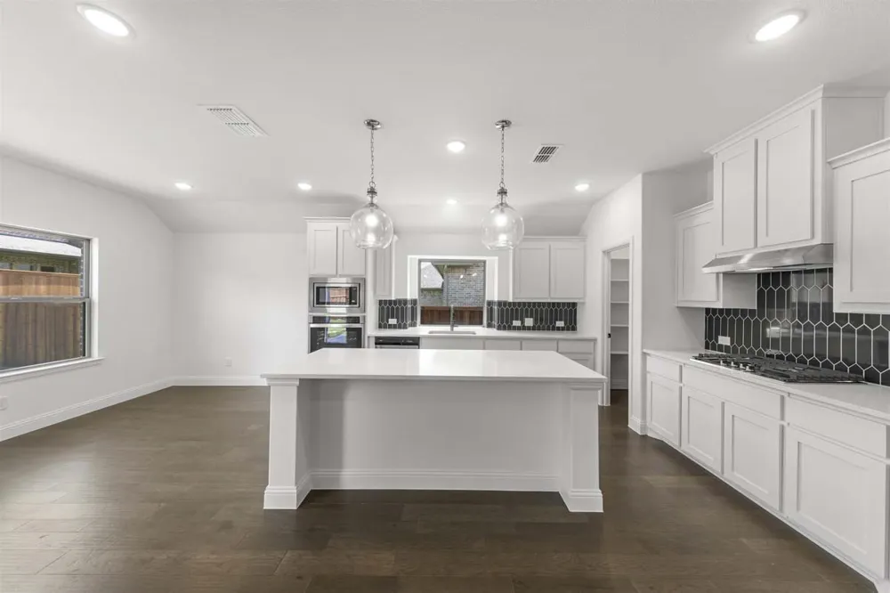 700 Brazos Drive Van Alstyne, TX 75495