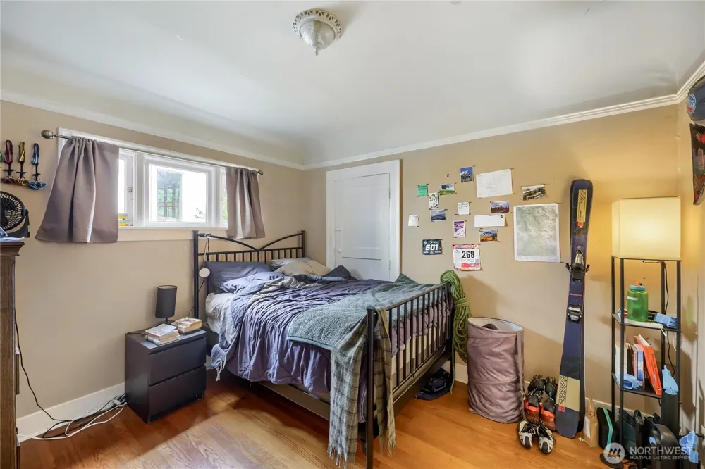 5755 25th Avenue NE Seattle, WA 98105