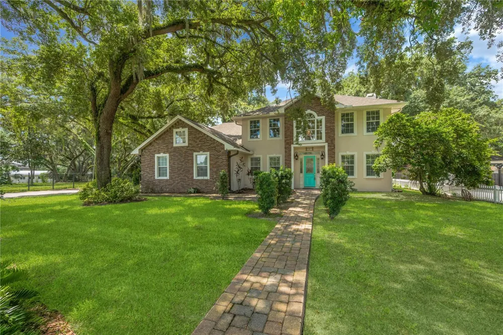 1507 W WINDHORST ROAD Brandon, FL 33510