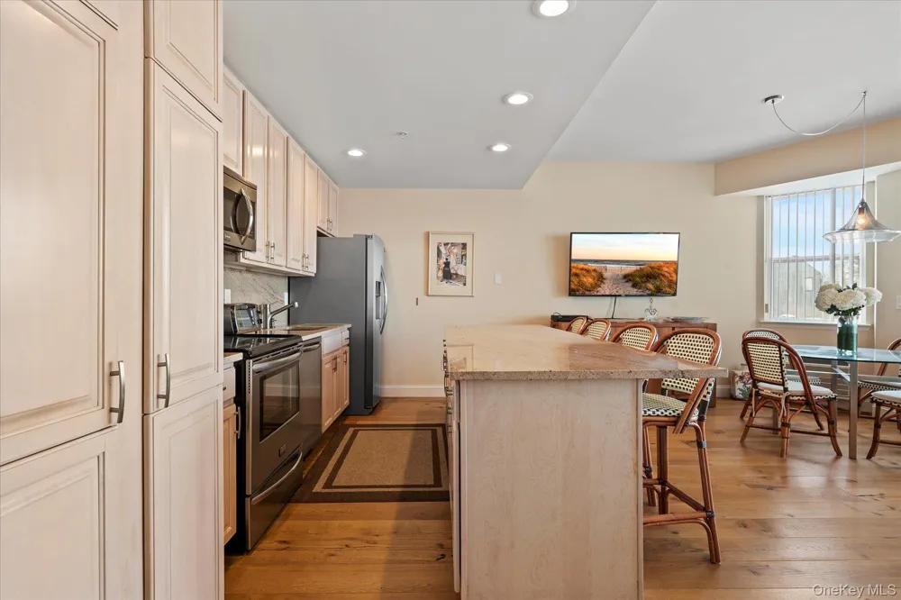 260 Dune Road #89 Westhampton Beach, NY 11978
