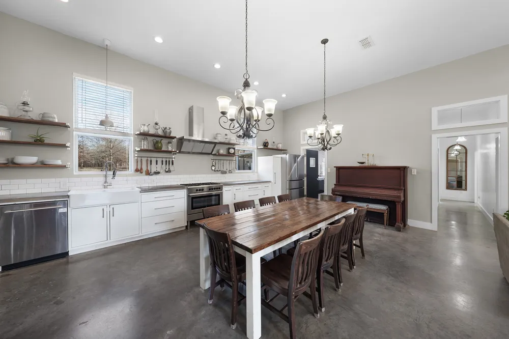 2640 County Road 1030 NW Mount Vernon, TX 75457