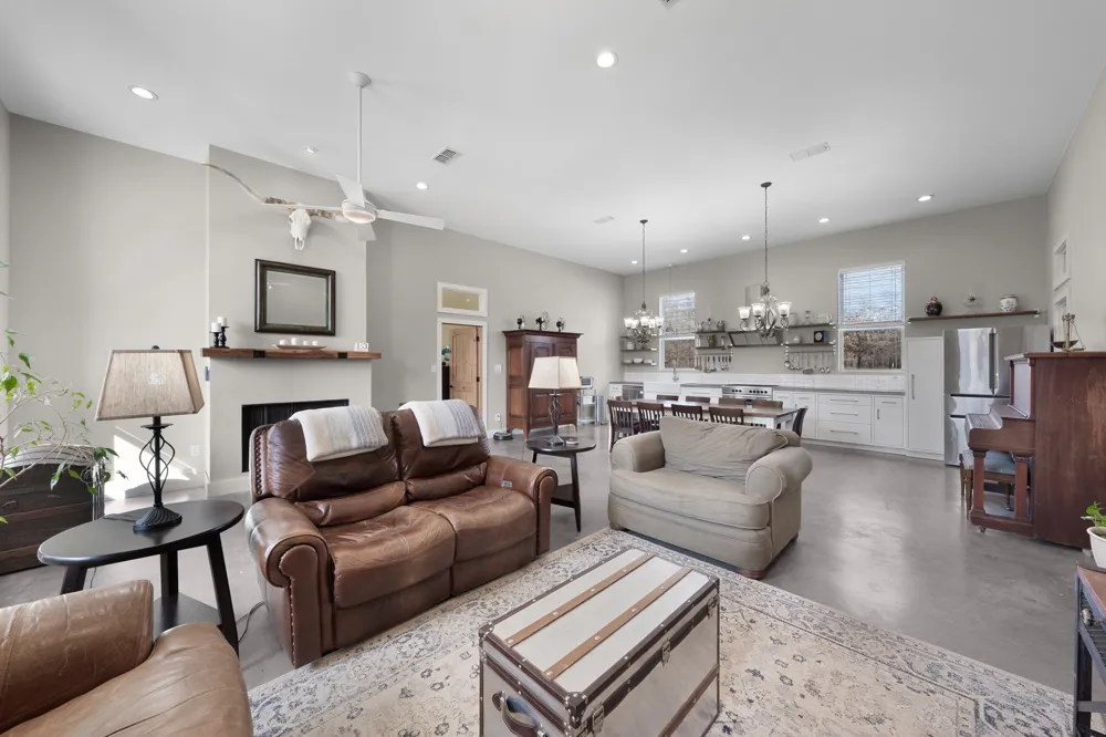 2640 County Road 1030 NW Mount Vernon, TX 75457