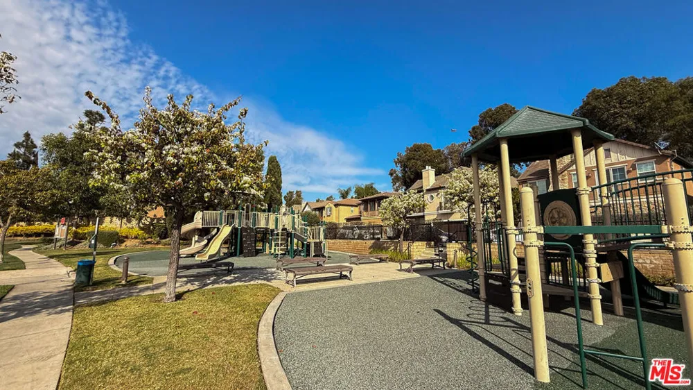 9135 S Cullen Way Inglewood, CA 90305