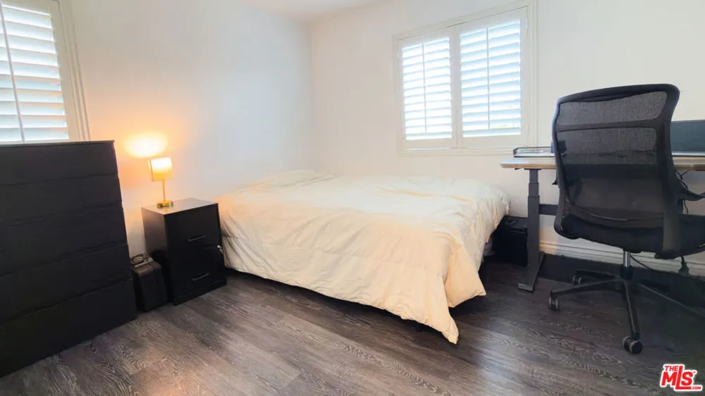 9135 S Cullen Way Inglewood, CA 90305