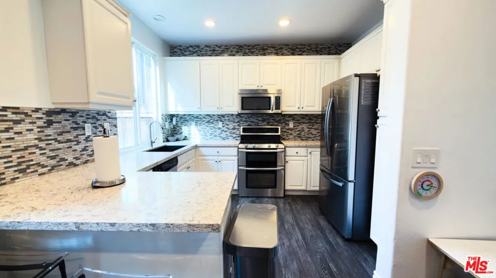 9135 S Cullen Way Inglewood, CA 90305