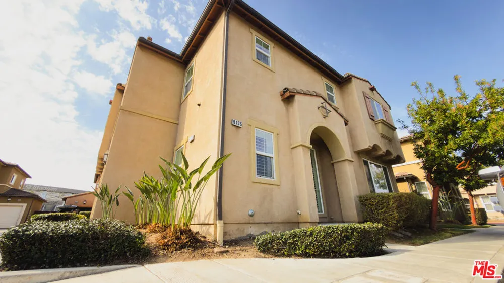 9135 S Cullen Way Inglewood, CA 90305
