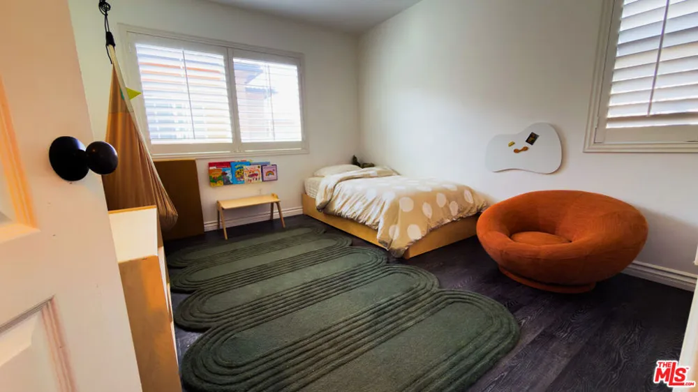 9135 S Cullen Way Inglewood, CA 90305
