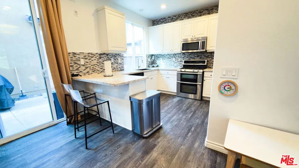 9135 S Cullen Way Inglewood, CA 90305