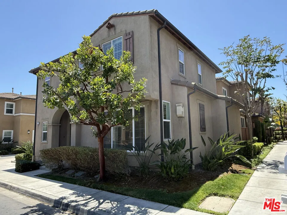 9135 S Cullen Way Inglewood, CA 90305