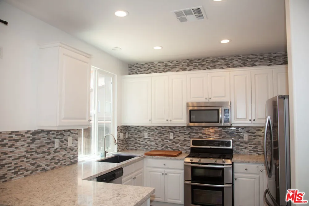 9135 S Cullen Way Inglewood, CA 90305