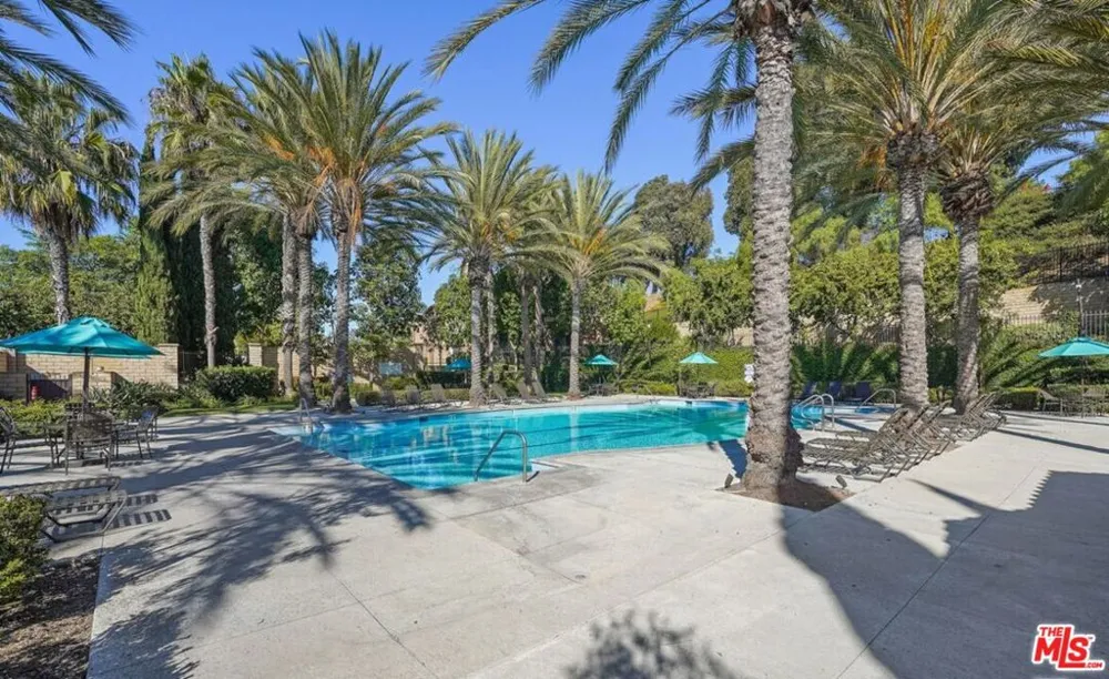 9135 S Cullen Way Inglewood, CA 90305
