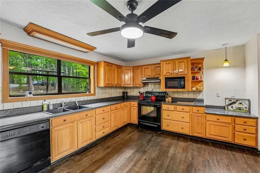 8137 Jenkins Road Winston, GA 30187