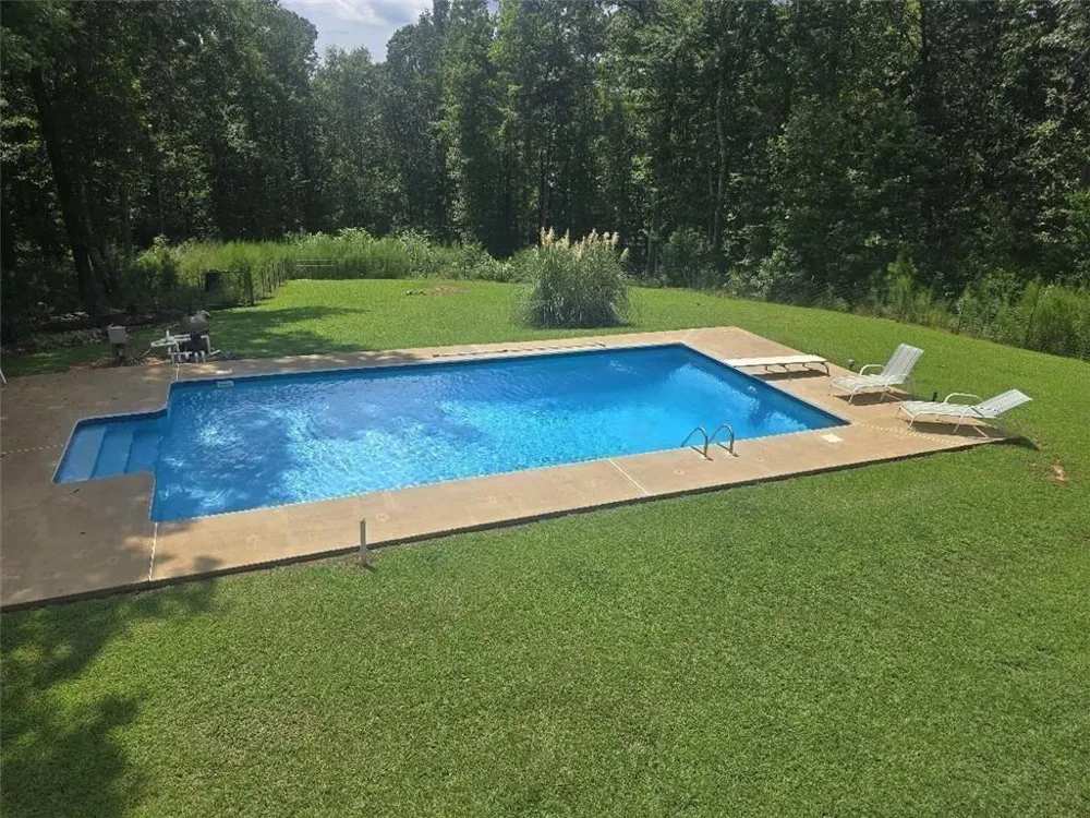 8137 Jenkins Road Winston, GA 30187