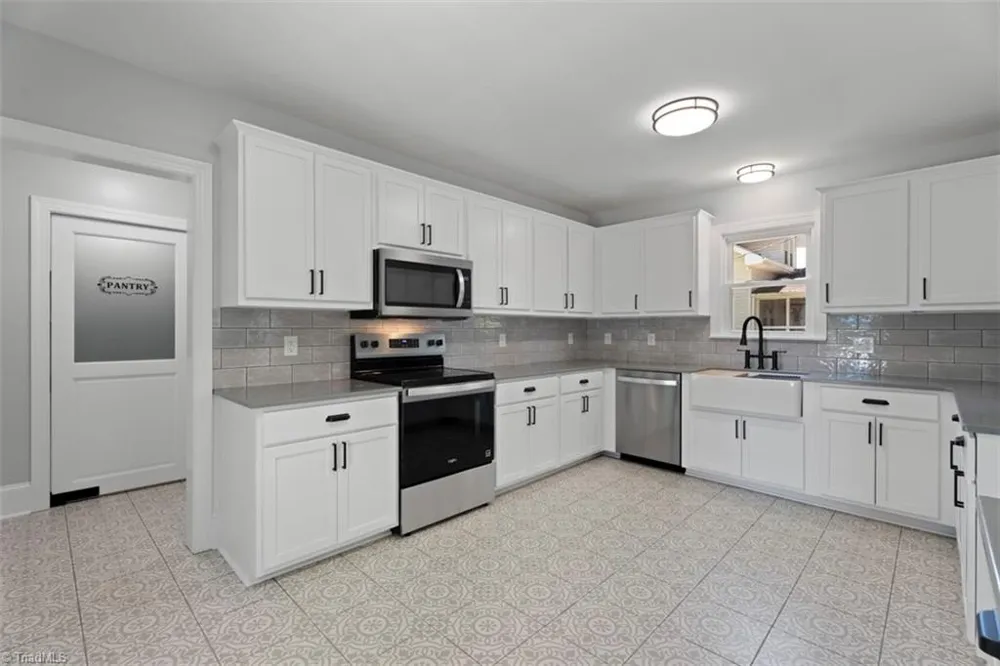 632 Stokesburg Road Walnut Cove, NC 27052