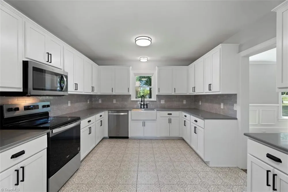 632 Stokesburg Road Walnut Cove, NC 27052