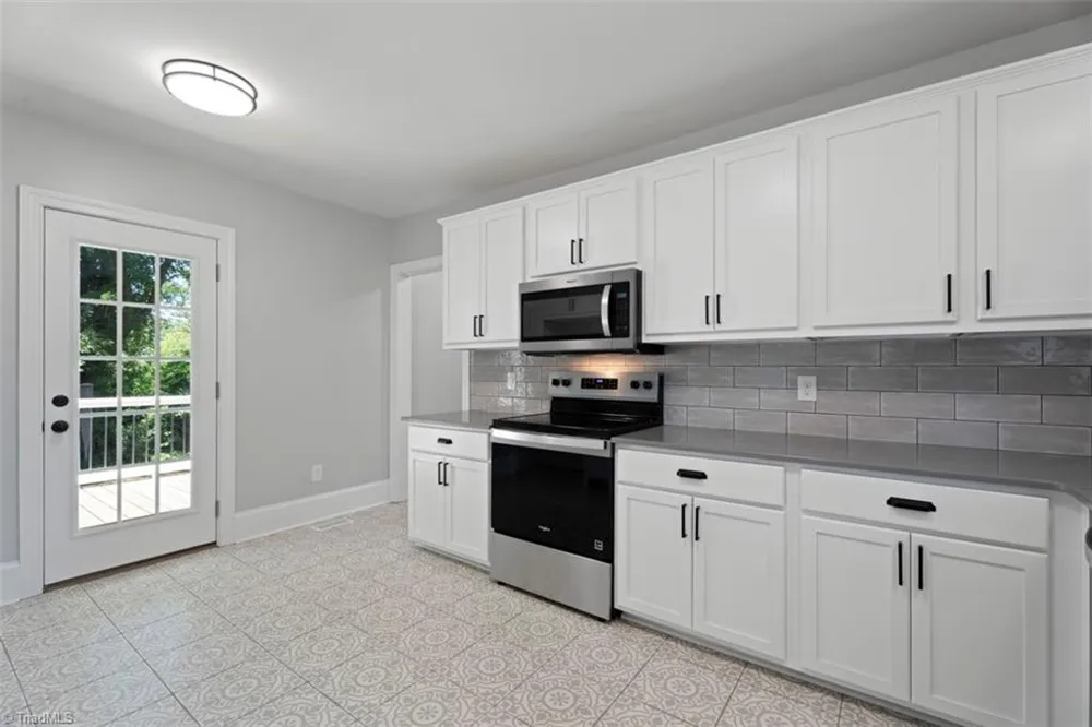 632 Stokesburg Road Walnut Cove, NC 27052
