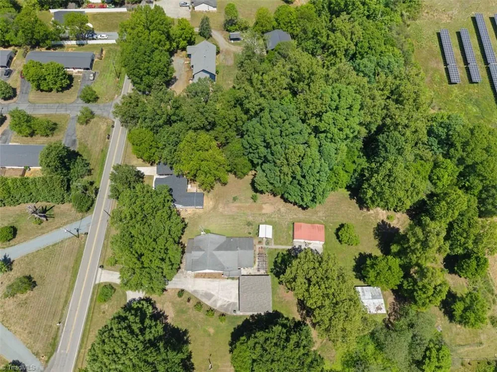 632 Stokesburg Road Walnut Cove, NC 27052