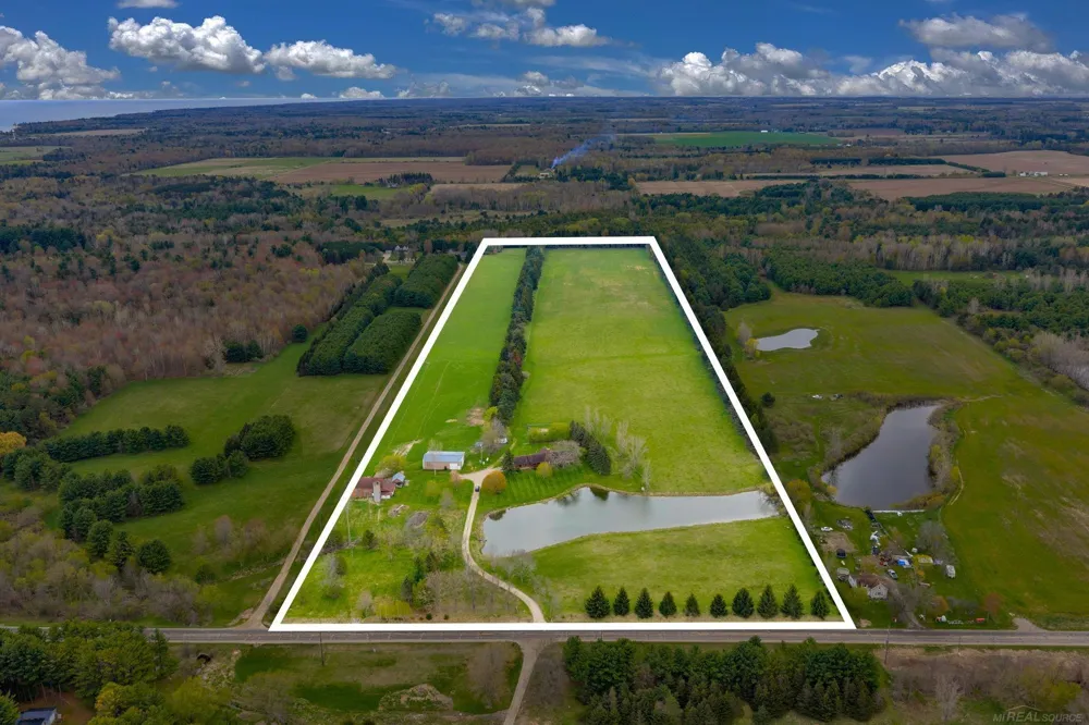 5800 Deckerville Road Forester Township, MI 48427