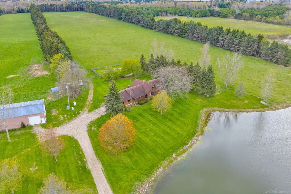 5800 Deckerville Road Forester Township, MI 48427