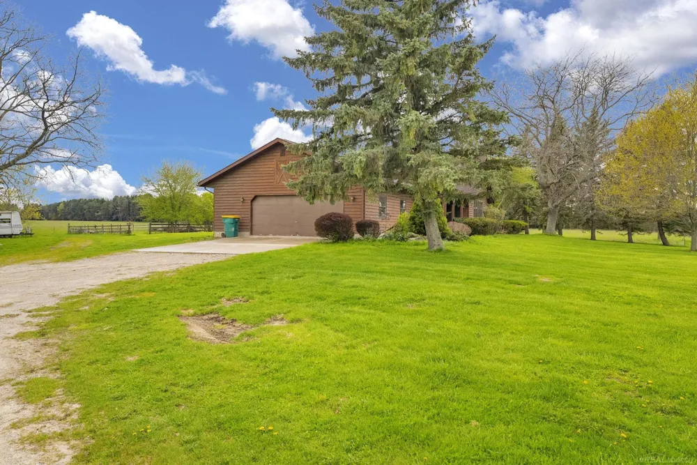5800 Deckerville Road Forester Township, MI 48427