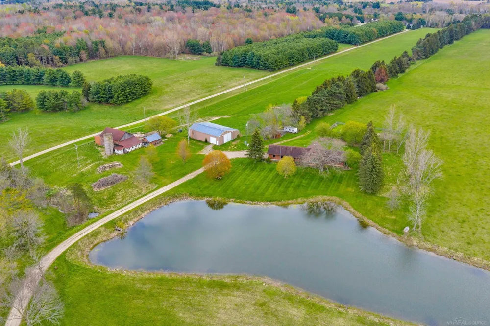 5800 Deckerville Road Forester Township, MI 48427