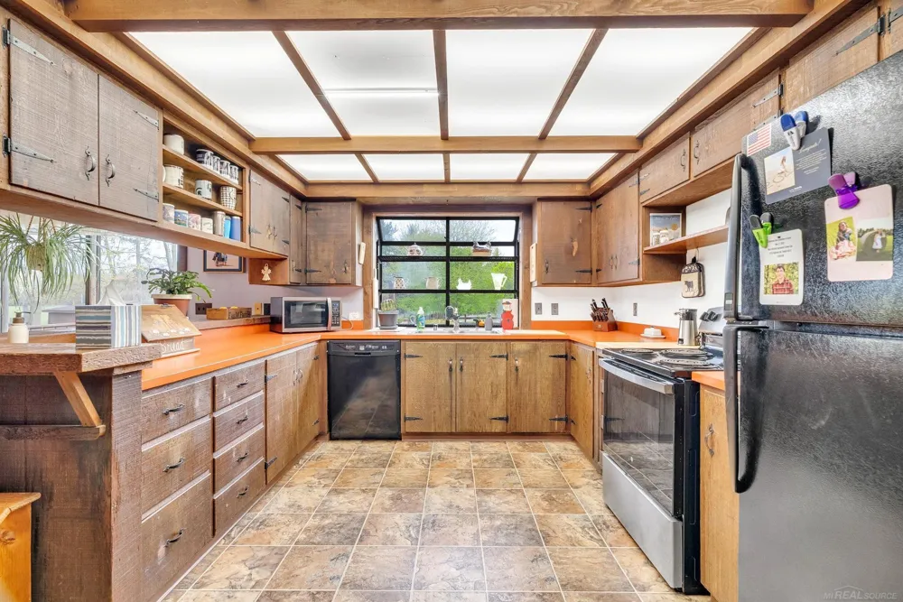 5800 Deckerville Road Forester Township, MI 48427
