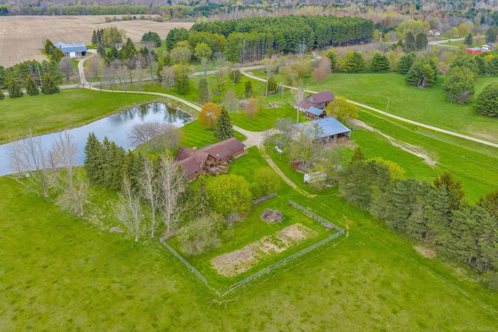 5800 Deckerville Road Forester Township, MI 48427