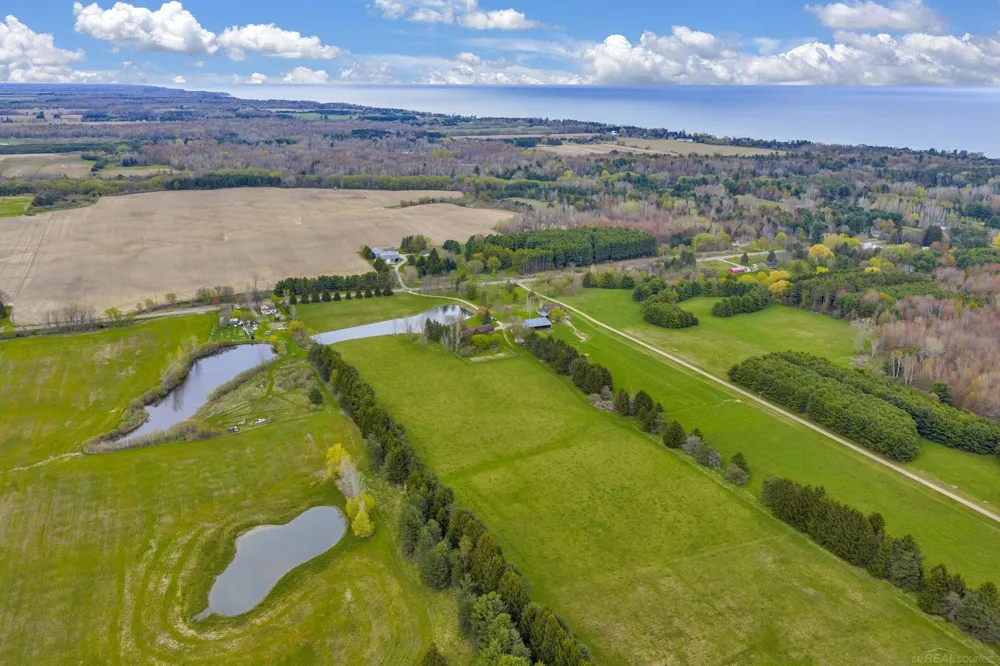 5800 Deckerville Road Forester Township, MI 48427