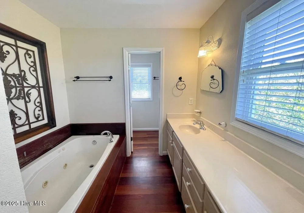 112 Oneal Drive Ocracoke, NC 27960
