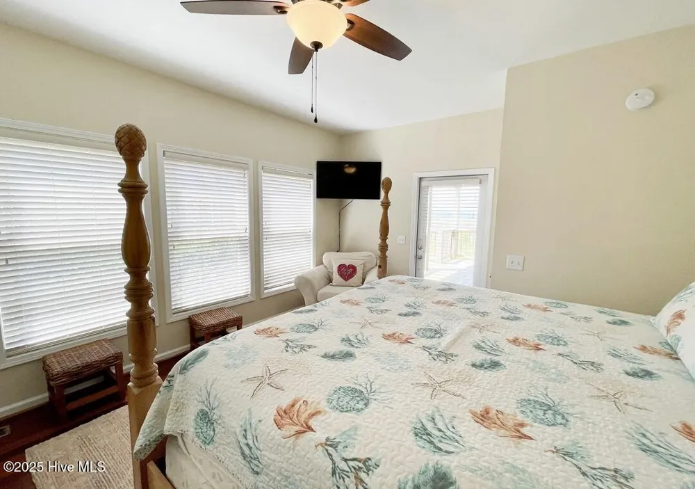 112 Oneal Drive Ocracoke, NC 27960