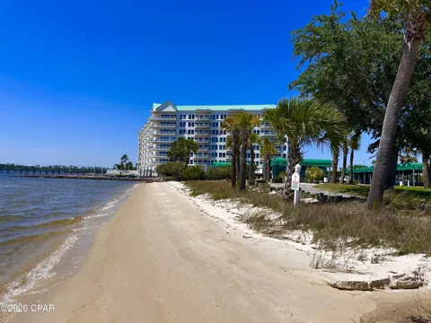 1600 Marina Bay Drive #301