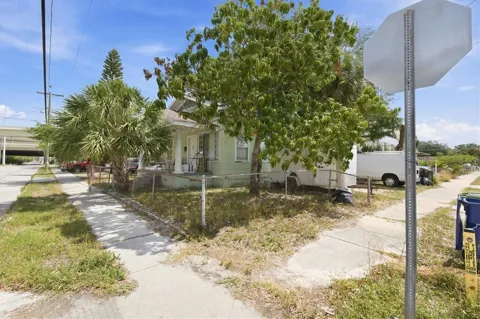 301 26TH STREET #A