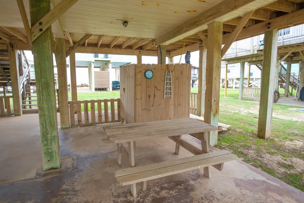 12922 Jolly Roger Drive Freeport, TX 77541
