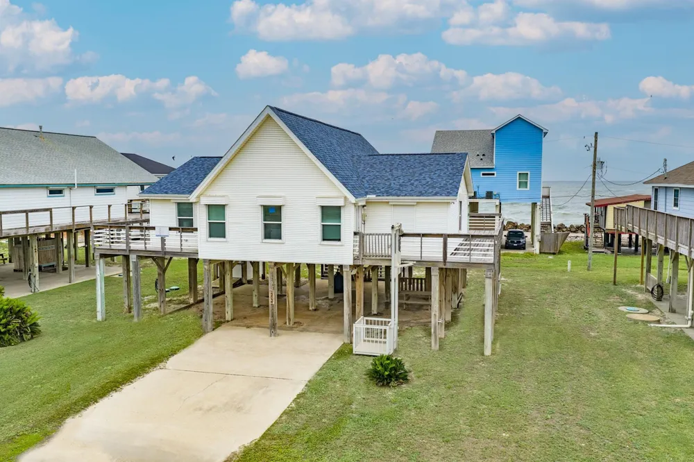 12922 Jolly Roger Drive Freeport, TX 77541