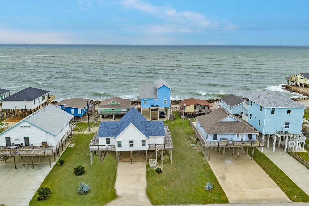 12922 Jolly Roger Drive Freeport, TX 77541