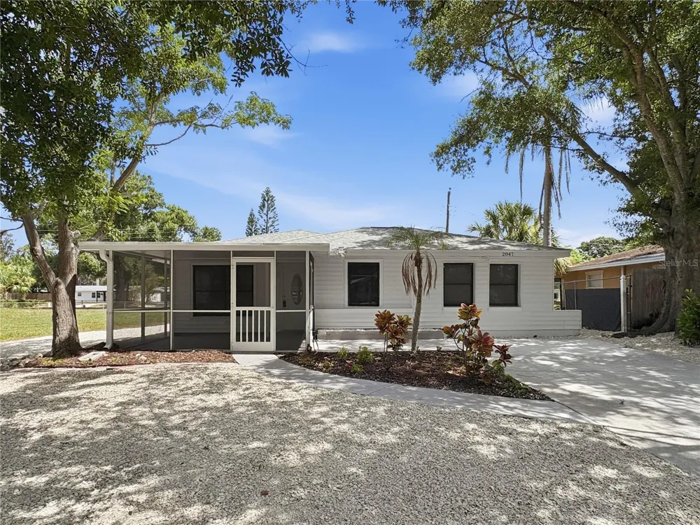 2847 OAK STREET Sarasota, FL 34237