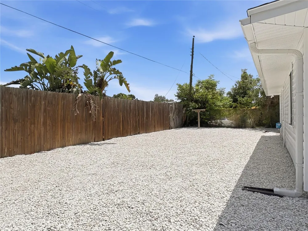 2847 OAK STREET Sarasota, FL 34237