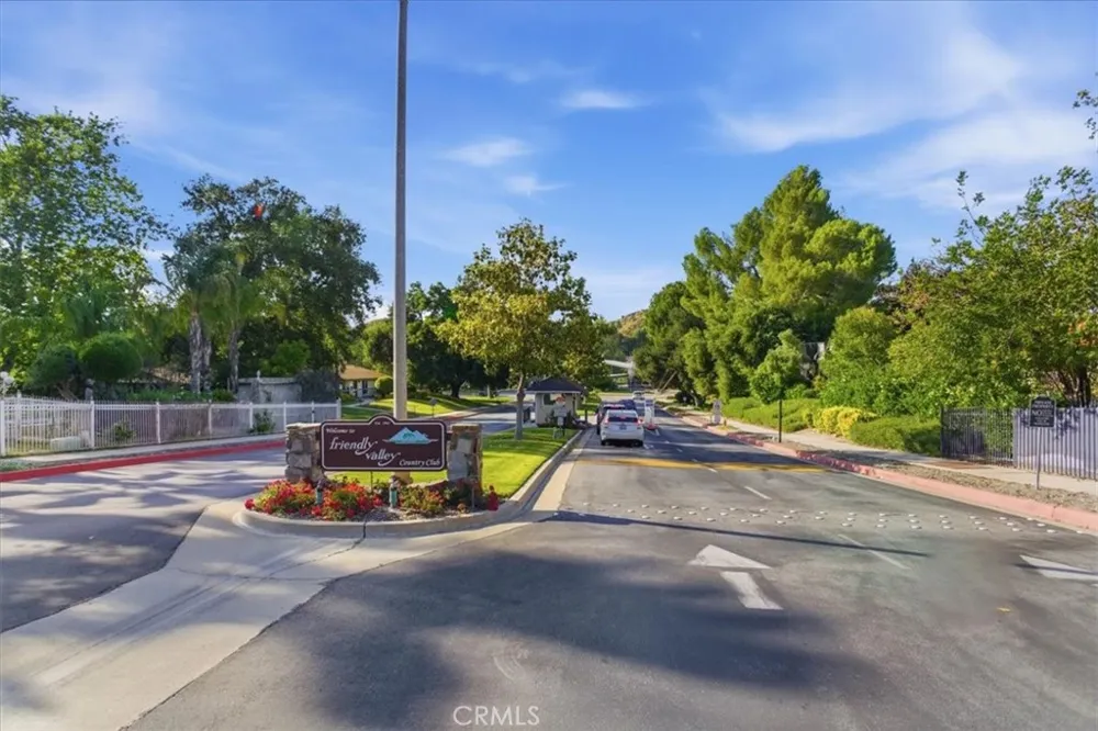 19427 Oak Crossing Newhall, CA 91321