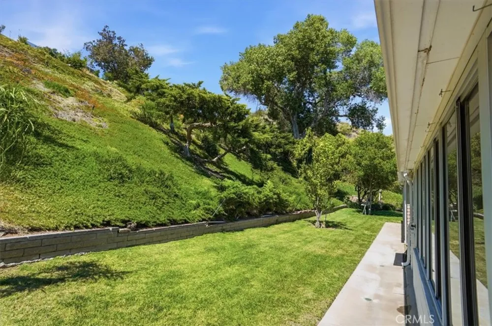 19427 Oak Crossing Newhall, CA 91321